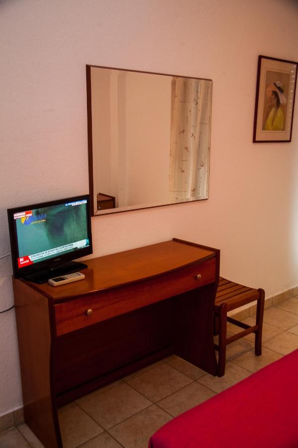 Hotel Adonis Kriopigi Extérieur photo