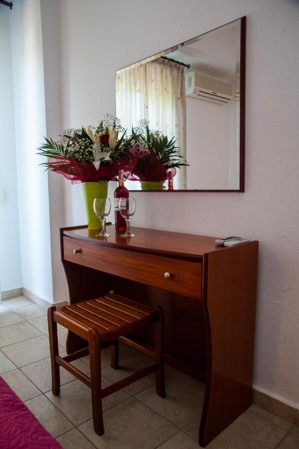 Hotel Adonis Kriopigi Extérieur photo